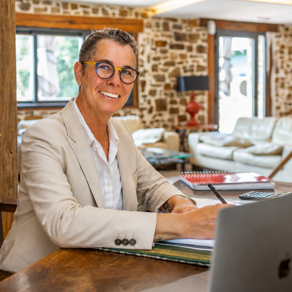 cropped-isabelle-marie-louise.png lasai conciergerie pays basque